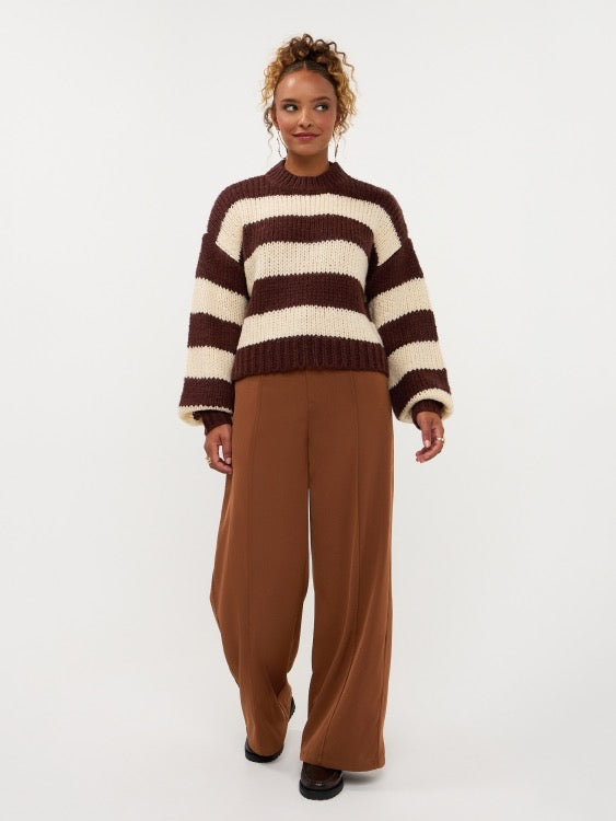Y Knitted sweater Brianna Bruin